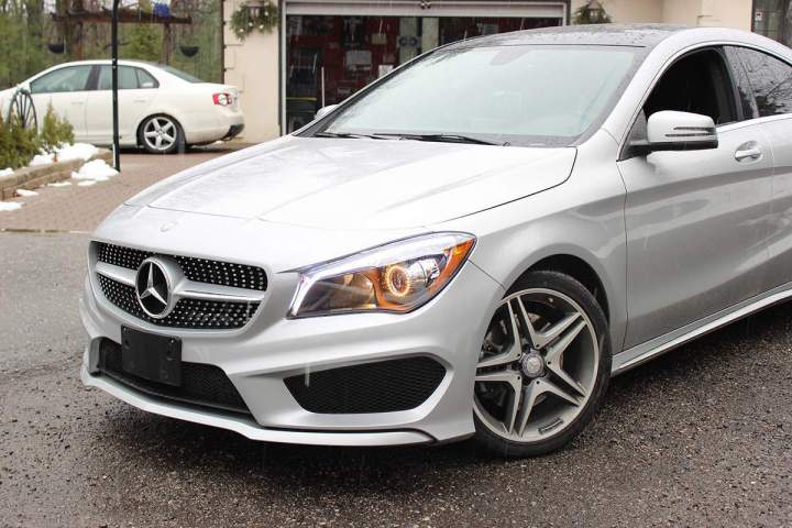 Headlight Restoration Services Markham